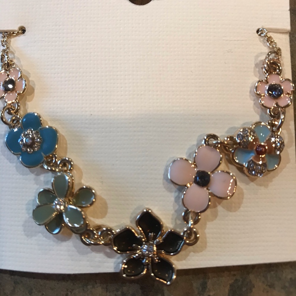 Lauren Conrad flower necklace